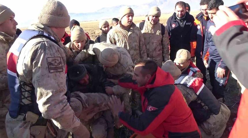 &Ccedil;oban kendisini koyunların arasında sıcaklığını muhafaza ederek hayatta kalmış