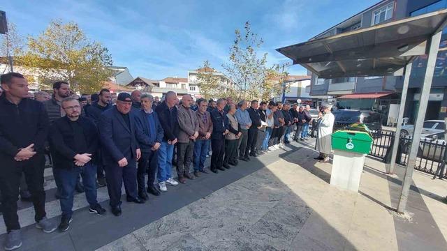 Sakarya’da kazada hayatını kaybeden yaşlı kadın son yolculuğuna uğurlandı 2