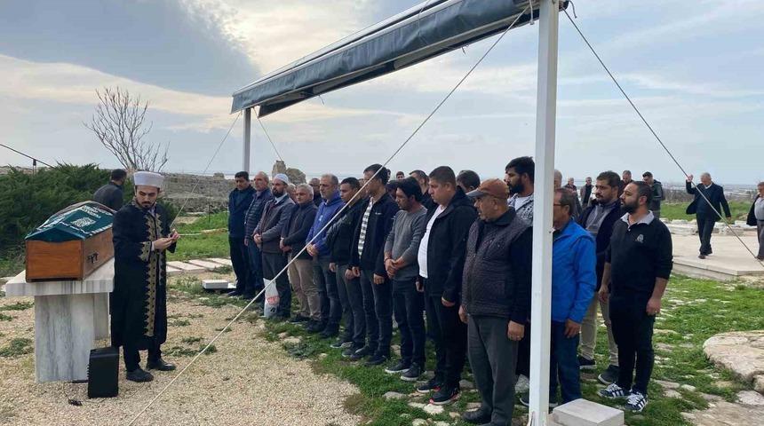 Enez&rsquo;deki cinayet sonrası her iki kişi de toprağa verildi