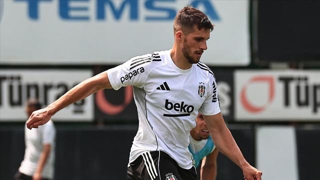 Beşiktaş, David Jurasek'in kiralık sözleşmesinin feshedildiğini TFF'ye bildirdi!