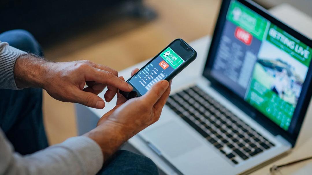 Fedlan Kılıçaraslan ve Batuhan Karadeniz e kırmızı bülten yakalama kararı! 3