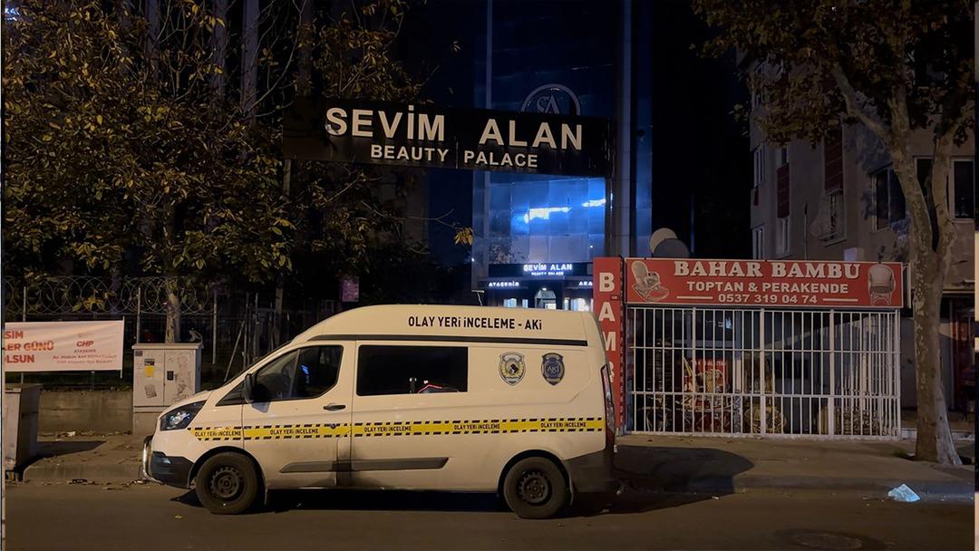 Sosyal medya fenomeni Sevim Alan’ın Ataşehir’deki güzellik merkezine silahlı saldırı 1