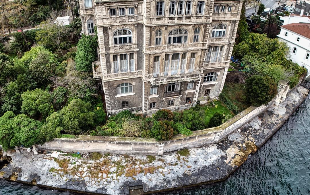 İstanbul Boğazı nın incisiydi: Zeki Paşa Yalısı satışa çıktı! 2