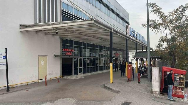 Kocaeli&rsquo;de &ouml;zel lisede gıda zehirlenmesi alarmı: 14 &ouml;ğrenci hastaneye kaldırıldı 1