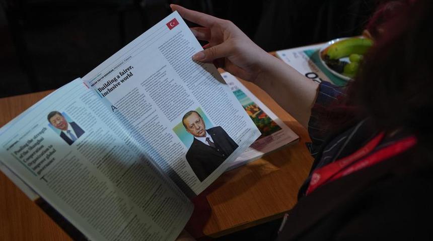 Cumhurbaşkanı Erdoğan'ın "Daha Adil D&uuml;nya" vurgusu G20 kitap&ccedil;ığında