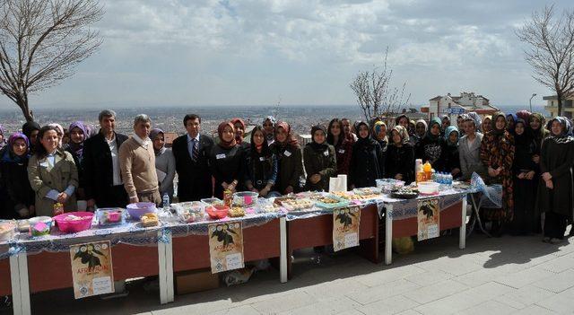 NEÜ’de Afrin’deki Mehmetçikler için kermes