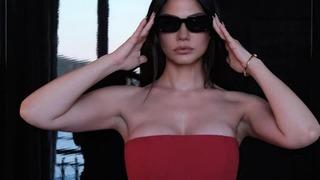 Eşref Rüya'nın Nisan'ı Demet Özdemir yeni yılı böyle karşıladı! İddialı tarzı tam not aldı