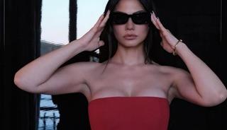 Yeni yılı b&ouml;yle karşıladı! İddialı tarzı tam not aldı