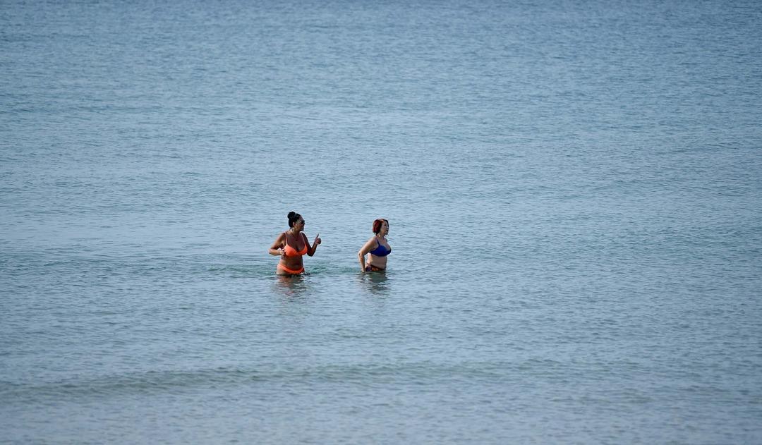 Neredeyse Aralık geldi ama Kuşadası nda plajlar doldu taştı 3