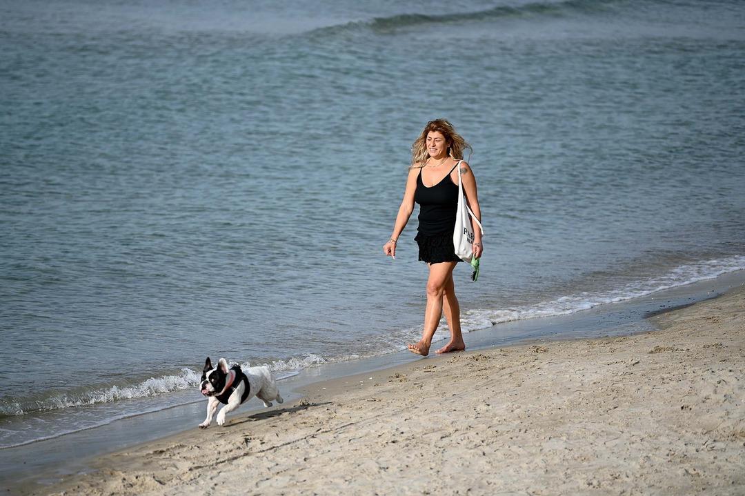 Neredeyse Aralık geldi ama Kuşadası nda plajlar doldu taştı 1