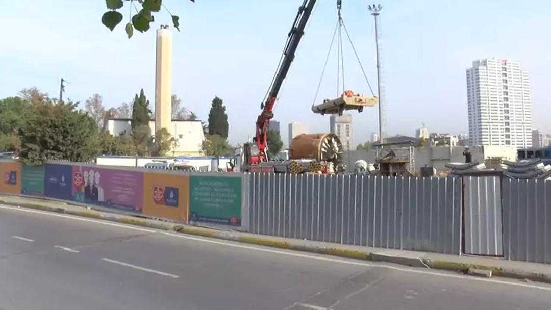 18 metre derinlikteki t&uuml;nelde kaza ge&ccedil;iren iş&ccedil;i vin&ccedil;le &ccedil;ıkarıldı 1