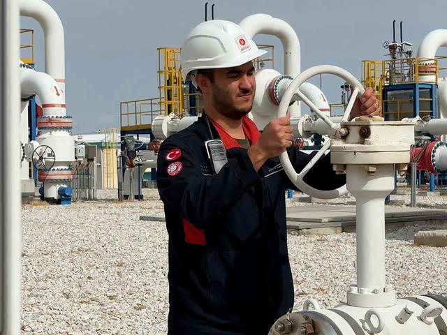 Bakan Bayraktar: "Doğal gaz depolarımız yüzde 100 dolu"