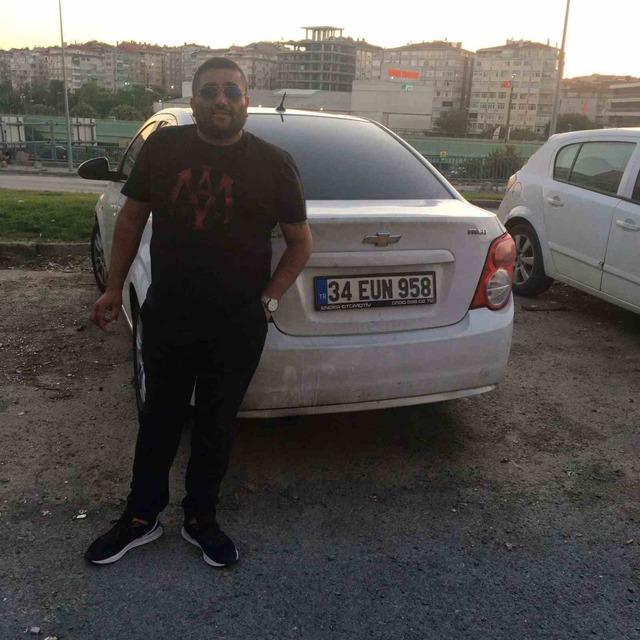 Zeytinburnu&rsquo;nda silahla vurularak &ouml;ld&uuml;r&uuml;len iki arkadaşın cenazesi Adlı Tıp Kurumu&rsquo;ndan alındı 2