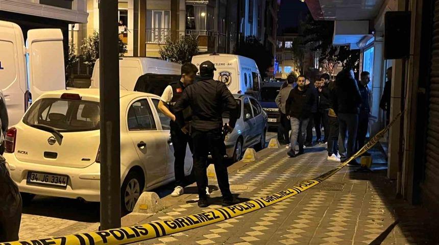 Zeytinburnu&rsquo;nda silahla vurularak &ouml;ld&uuml;r&uuml;len iki arkadaşın cenazesi Adlı Tıp Kurumu&rsquo;ndan alındı