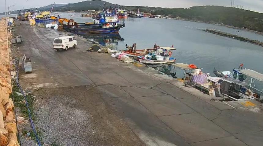 Direksiyon hakimiyeti kaybolan araç denize uçtu