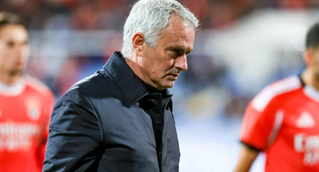 Jose Mourinho oyuncularına patladı! İhanet sözleri olay oldu 3