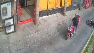  Avcılar’da motosiklet kazası kamerada