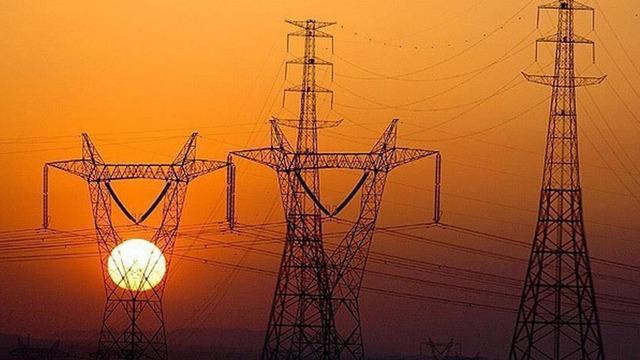 İzmir'de elektrik kesintileri vatandaşları zor durumda bırakıyor: Gediz Elektrik'ten açıklama bekleniyor