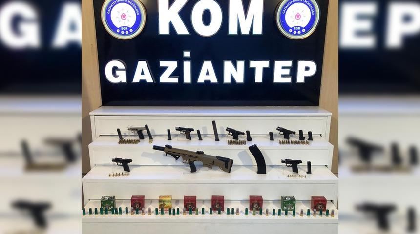 Yer: Gaziantep! Operasyonda kaçak silahlar ele geçirildi