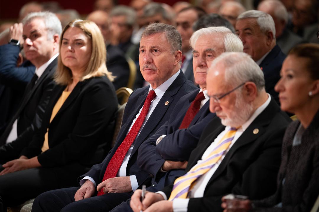 En düşük emekli maaşı için  asgari ücret  çıkışı! Toplantıda açıkladı 5