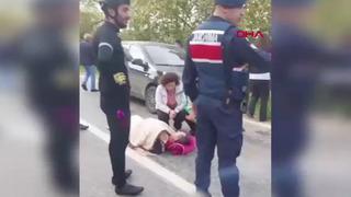 Bursa'da otomobil bisikletli gruba çarptı! Yaralılar var