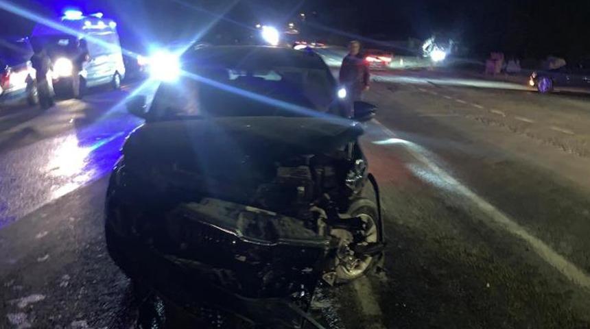 Adıyaman'da iki otomobil &ccedil;arpıştı: 2 yaralı