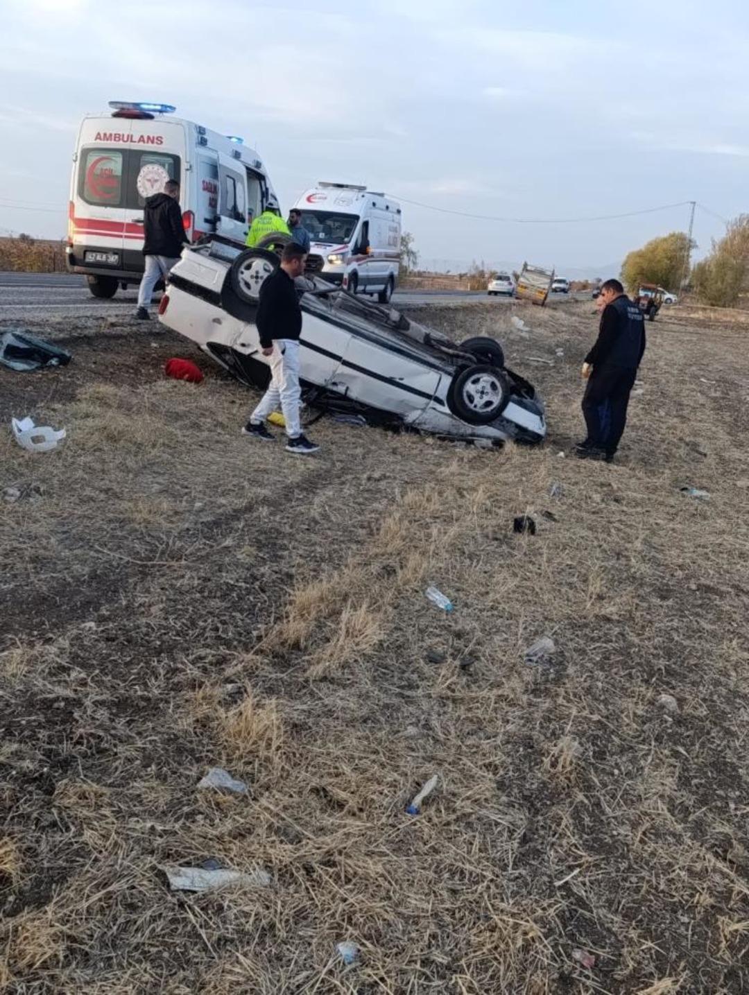 Konya’da otomobil araziye devrildi: 5 yaralı  1