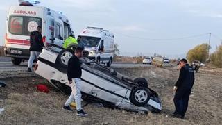 Konya’da otomobil araziye devrildi: 5 yaralı 