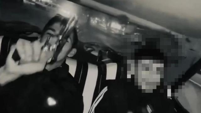 Tepki çeken görüntü! Silahla dolaşıp o anları sosyal medyadan paylaştılar! 