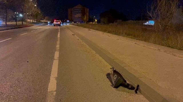 Metrelerce sürüklenen araçta kazayı sıyrık bile almadan atlattılar 2