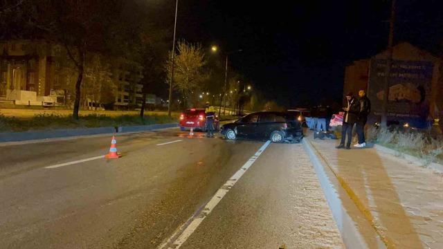 Metrelerce sürüklenen araçta kazayı sıyrık bile almadan atlattılar 1