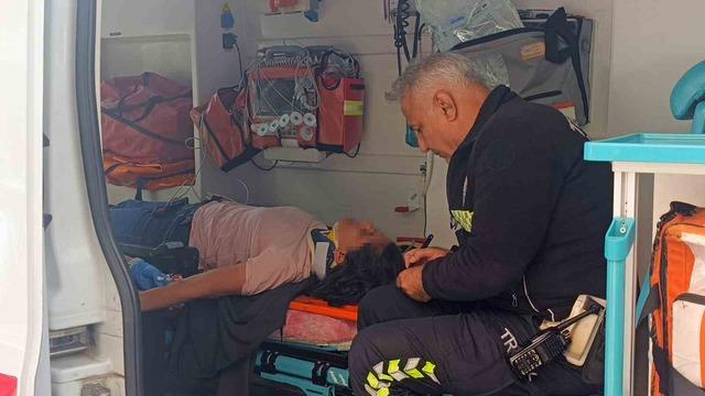 Önündeki araca çarpmamak için fren yapan motosikletli yaralandı