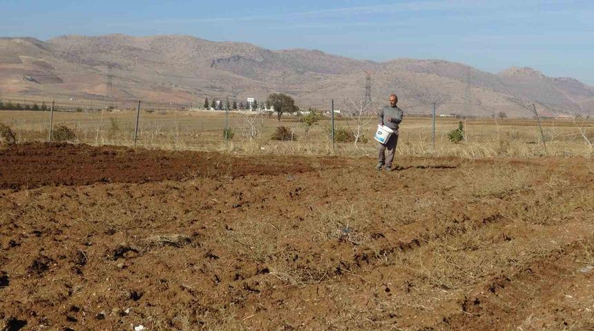 Gercüş’te çiftçiler tohumlarını toprakla buluşturuyor
