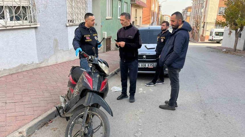 Y&uuml;r&uuml;me g&uuml;&ccedil;l&uuml;ğ&uuml; &ccedil;eken simit&ccedil;inin &ccedil;alınan ekmek teknesi polis tarafından 3 g&uuml;nde bulundu