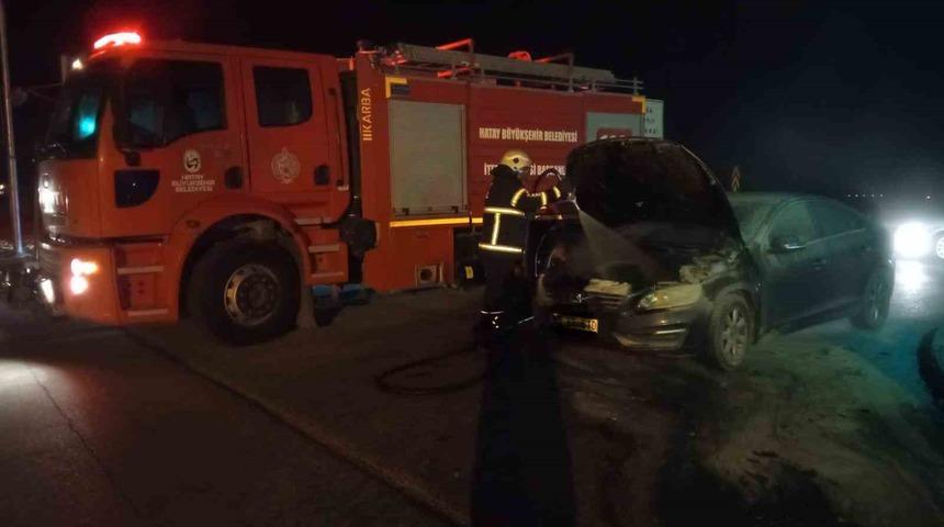 Hassa&rsquo;da otomobil yangını