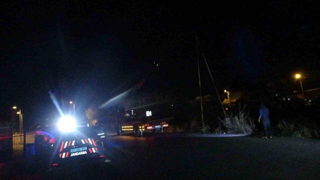 Sulama kanalına uçan araçtan ekipler kurtardı, alkolmetreyi üflemeyince ehliyetine el konuldu 9