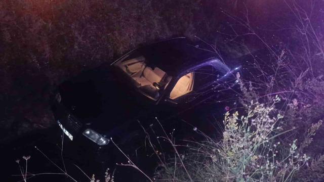 Sulama kanalına uçan araçtan ekipler kurtardı, alkolmetreyi üflemeyince ehliyetine el konuldu 4