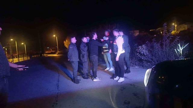 Sulama kanalına uçan araçtan ekipler kurtardı, alkolmetreyi üflemeyince ehliyetine el konuldu 1