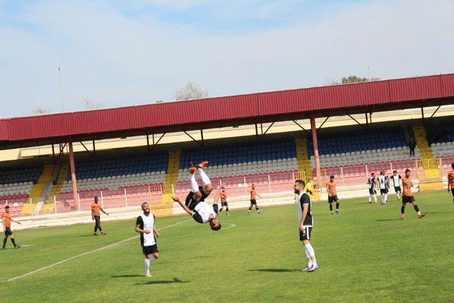 Pepe, İ&ccedil;elspor&rsquo;u şampiyonluğundan dolayı kutladı 2