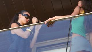 Dua Lipa ve kardeşi Rina tatilde! Pozlarına beğeni yağdı