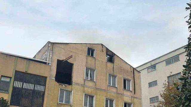 Güngören’de tekstil fabrikası alev alev yandı: O anlar kamerada