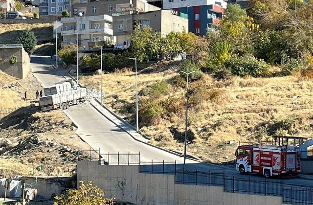 Şırnak’ta tır devrildi: 1 yaralı 1