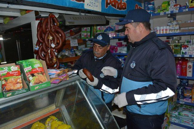 Seyitgazi Belediyesi zabıta ekiplerinden gıda ve hijyen denetimi