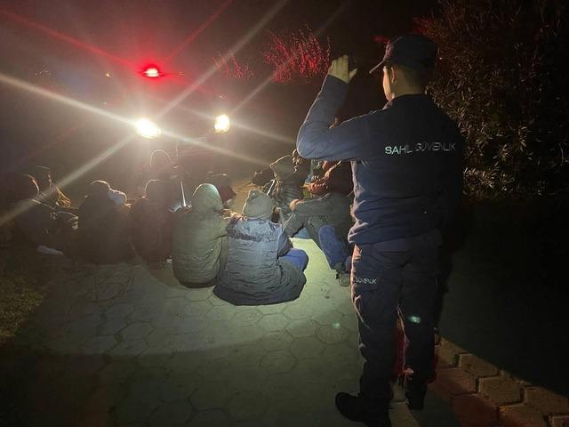 İzmir açıklarında 18 düzensiz göçmen yakalandı, 25 göçmen kurtarıldı 1