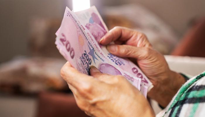 En düşük emekli maaşı için 'asgari ücret' çıkışı! Toplantıda açıkladı