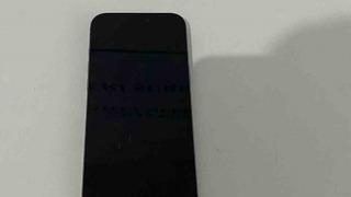 Kaldırımda uyuyan adamın telefonunu çaldı: O anlar kamerada