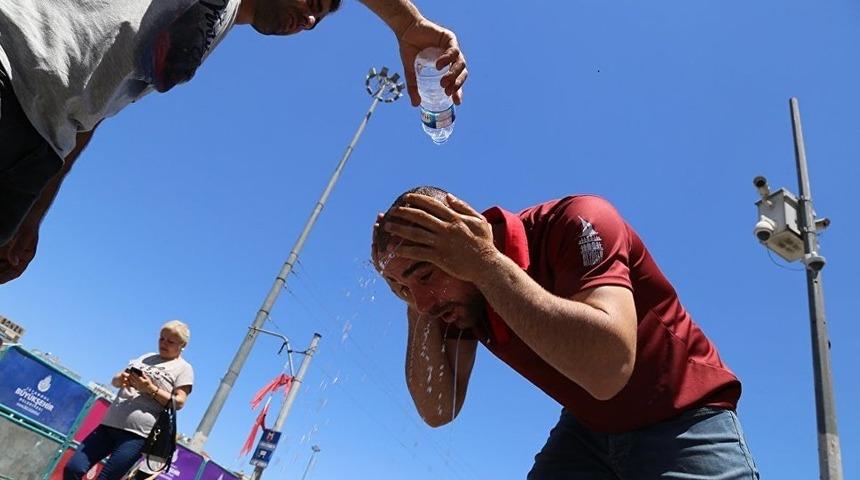 Meteoroloji İstanbul için son hava durumu verilerini açıkladı! 23 Temmuz Pazartesi günü 40 dereceyle kavrulacağız!