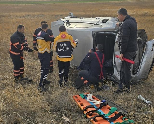 Takla atan otomobil hurdaya döndü: 1 yaralı 2