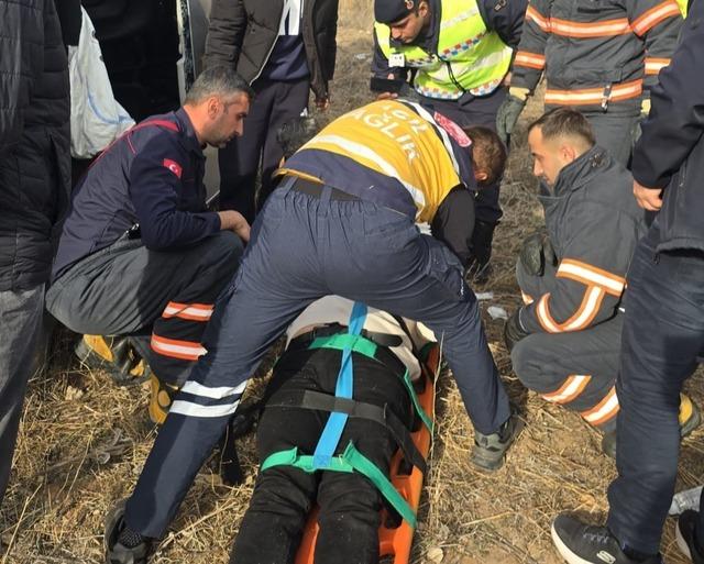 Takla atan otomobil hurdaya döndü: 1 yaralı 1