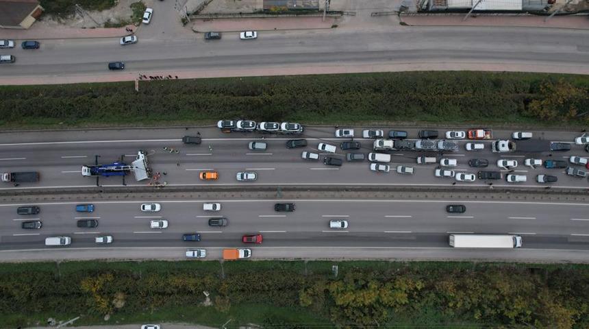Anadolu Otoyolu'nda kaza! Uzun kuyruklar oluştu